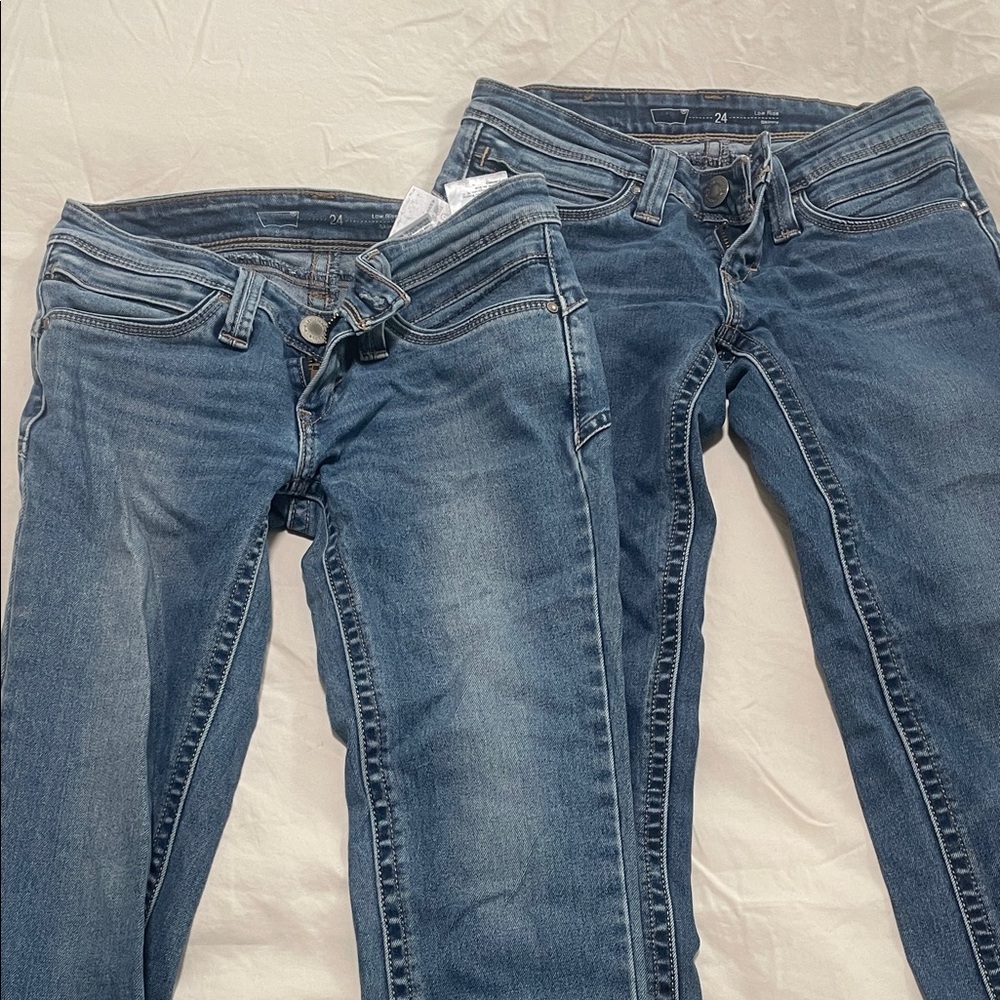Pair of LEVI skinny jeans SIZE 24 W24 L30